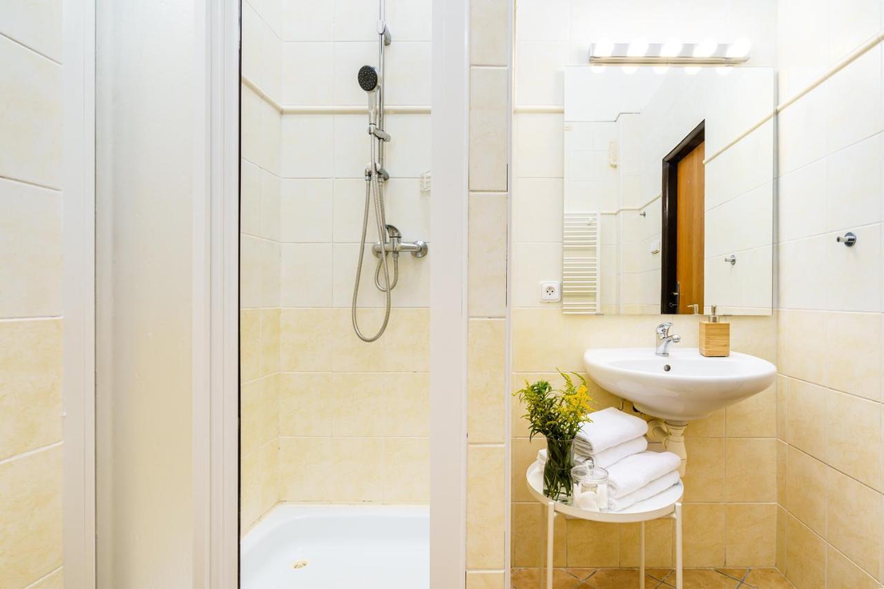 Modern And Huge Apts In Center By Michal&friends Praag